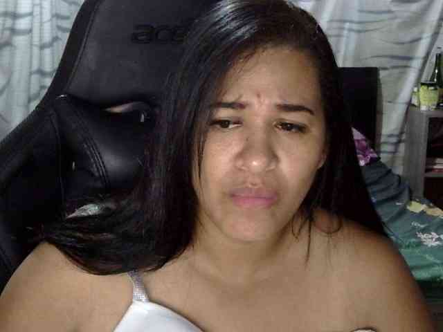 Letty33 webcam