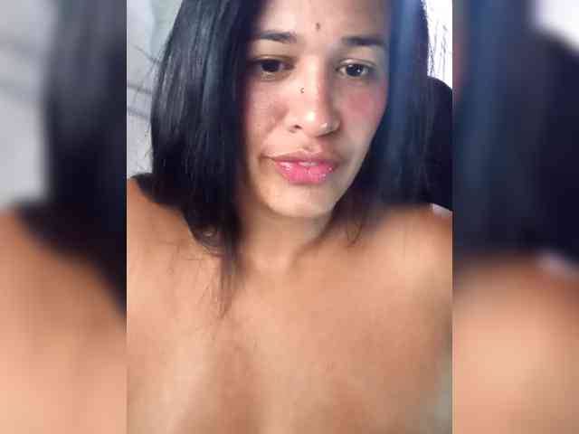 Letty33 webcam