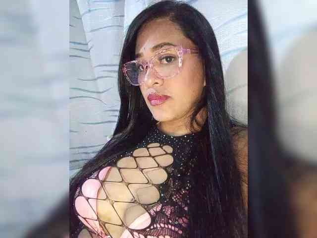 Letty33 webcam