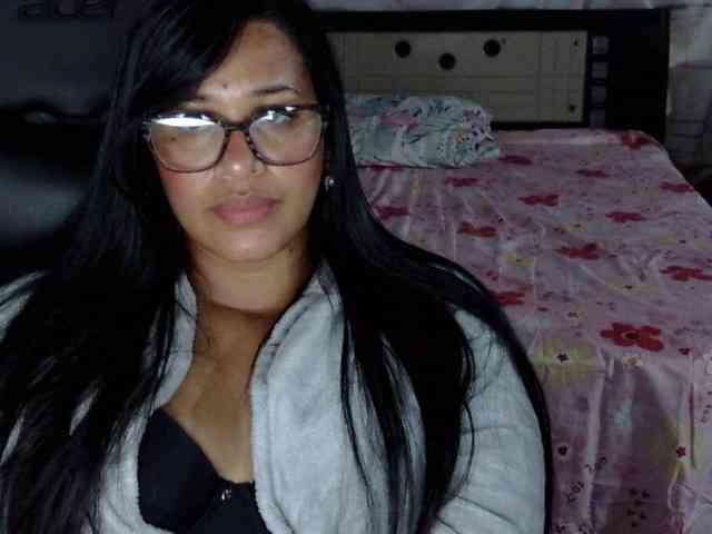 Letty33 webcam
