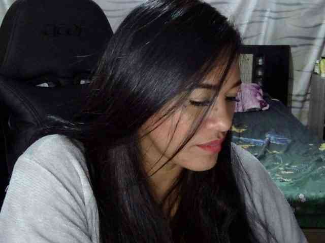 Letty33 webcam