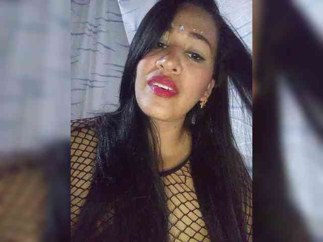 Letty33 webcam