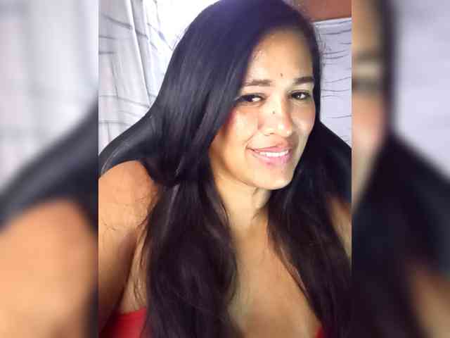 Letty33 webcam