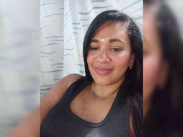 Letty33 webcam
