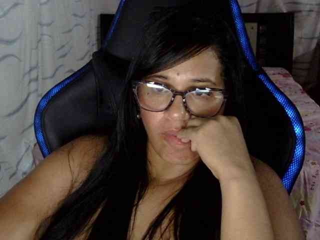 Letty33 webcam