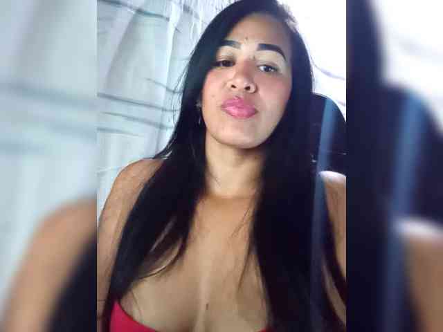 Letty33 webcam