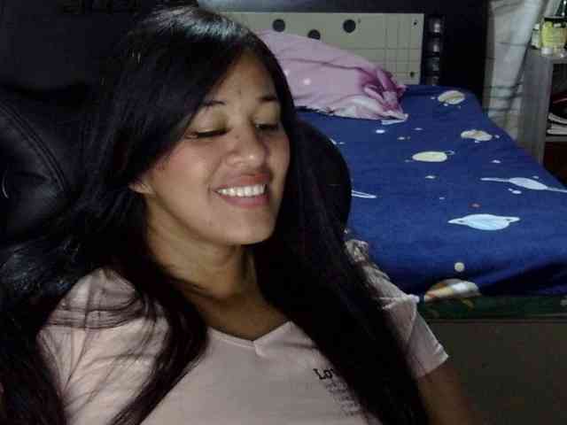 Letty33 webcam