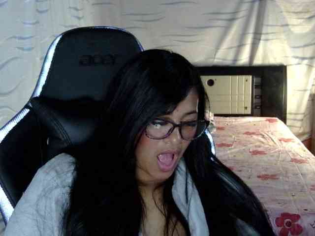 Letty33 webcam