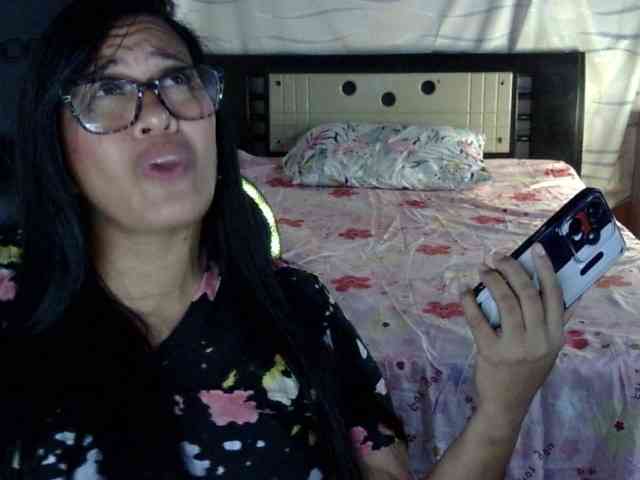 Letty33 webcam