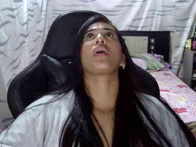 Letty33 webcam
