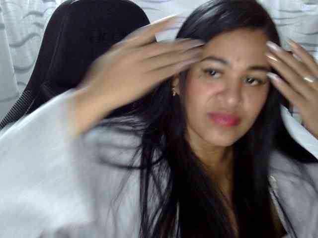 Letty33 webcam