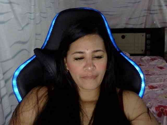 Letty33 webcam