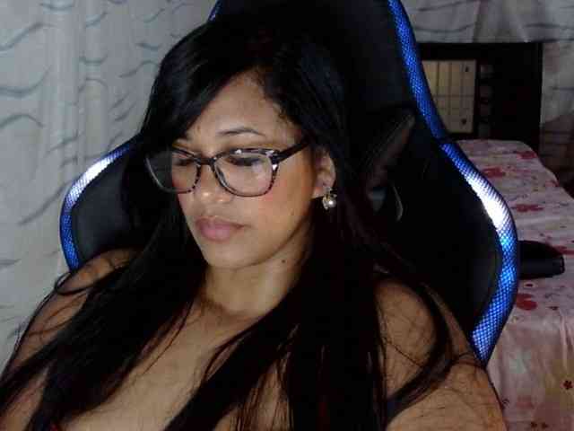 Letty33 webcam