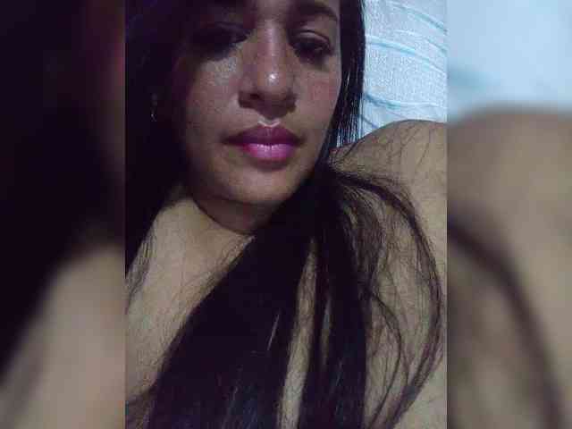 Letty33 webcam
