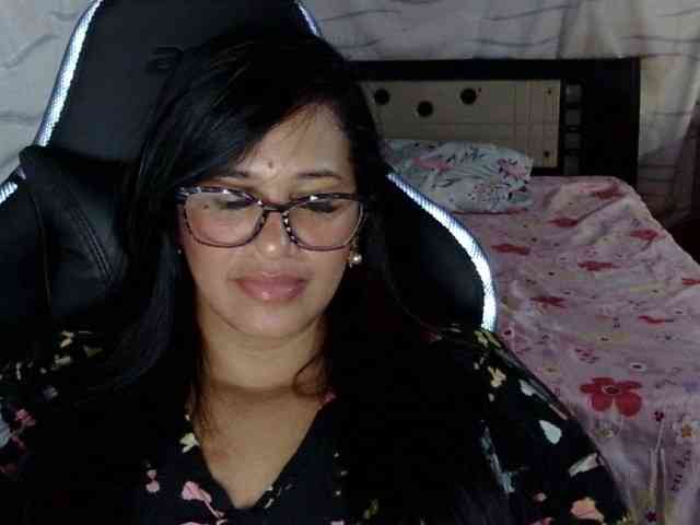 Letty33 webcam