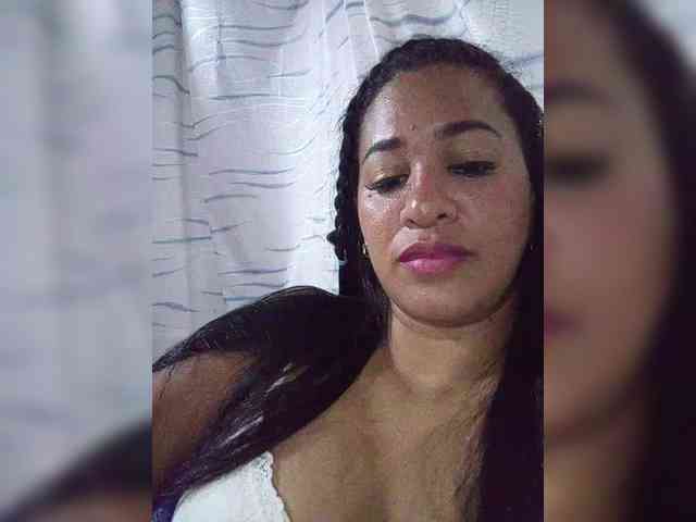 Letty33 webcam