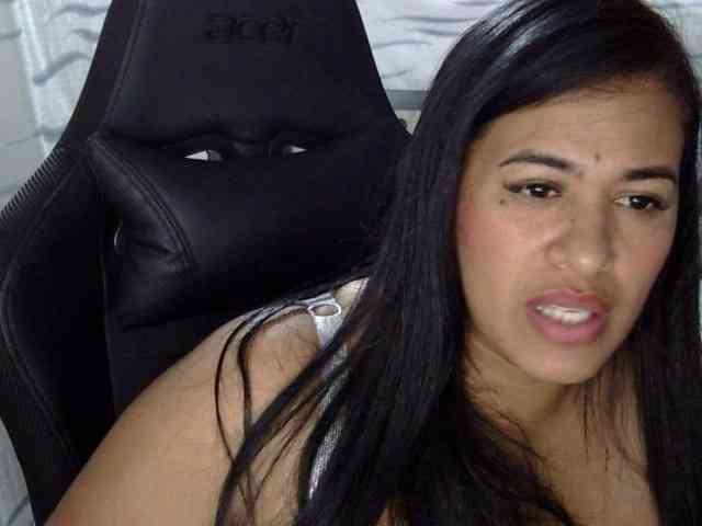 Letty33 webcam