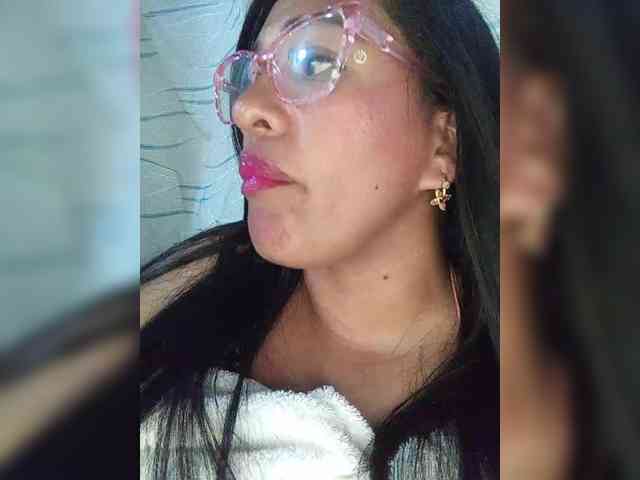 Letty33 webcam
