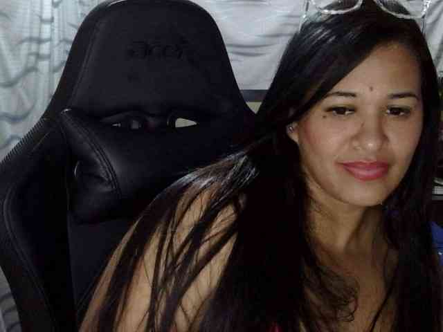 Letty33 webcam