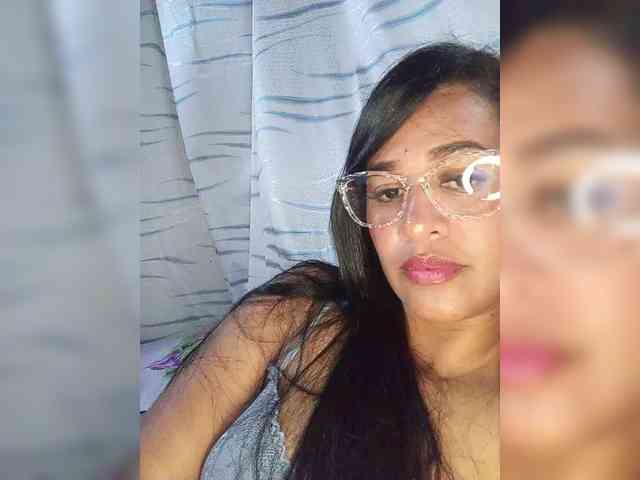Letty33 webcam