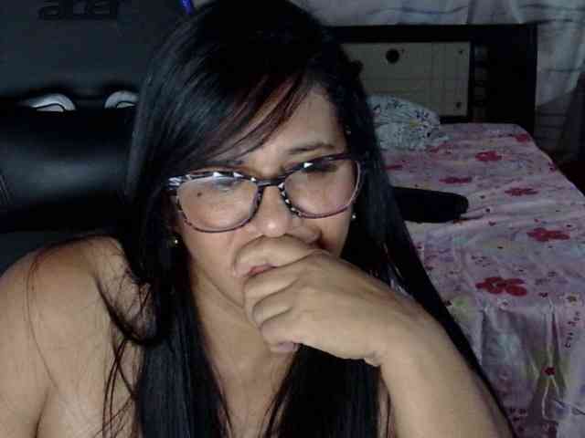 Letty33 webcam