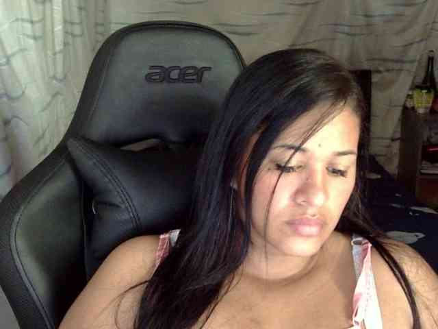 Letty33 webcam