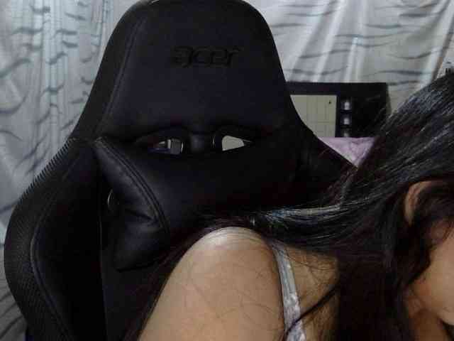 Letty33 webcam