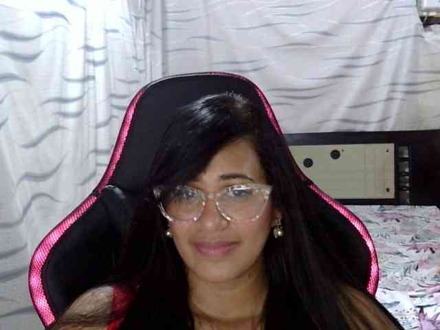 Letty33 webcam