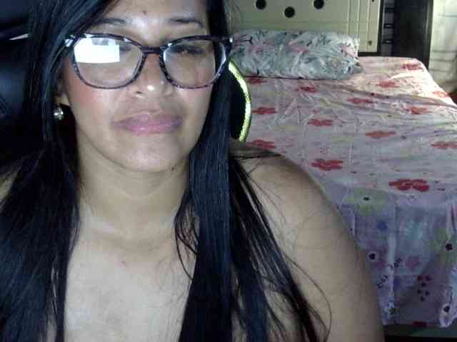 Letty33 webcam