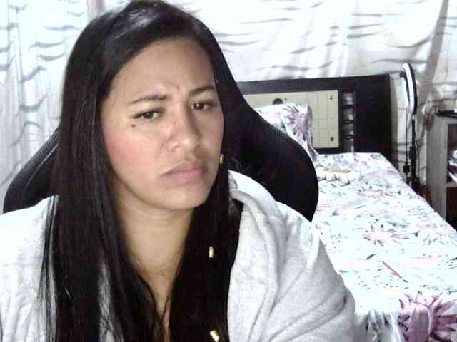Letty33 webcam