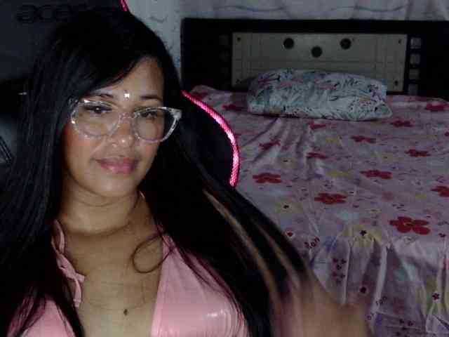 Letty33 webcam