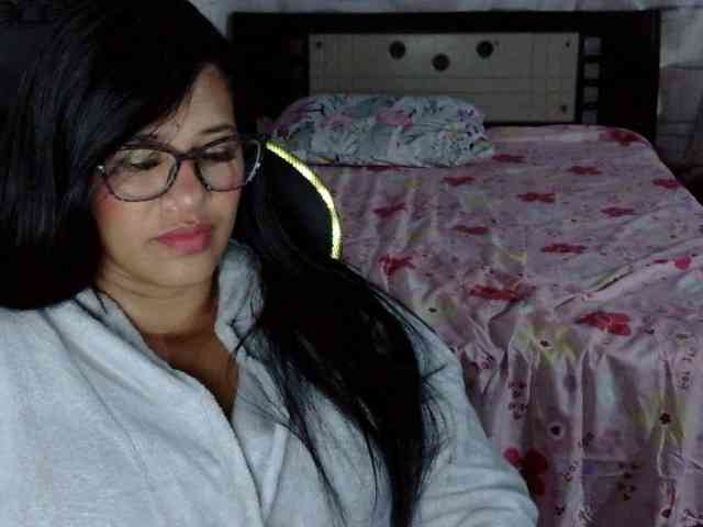 Letty33 webcam