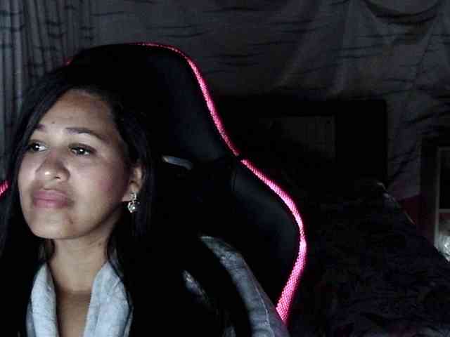 Letty33 webcam