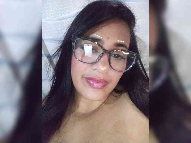 Letty33 webcam