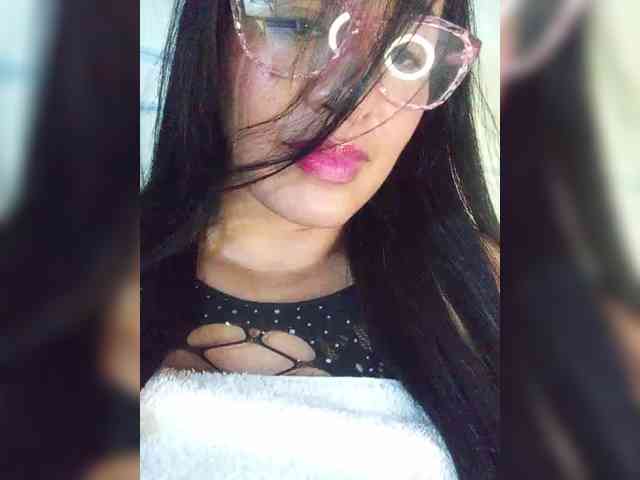 Letty33 webcam