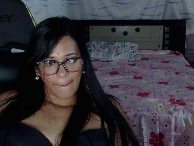 Letty33 webcam