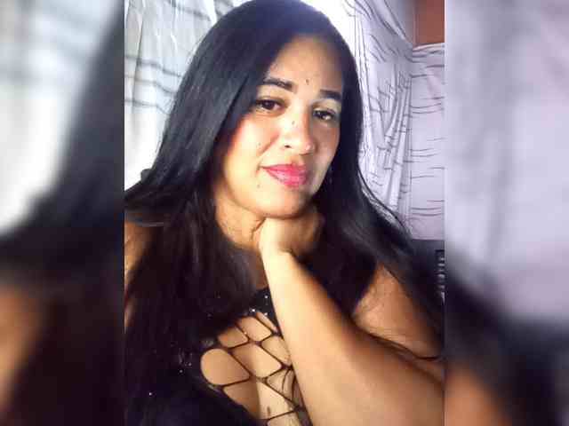 Letty33 webcam