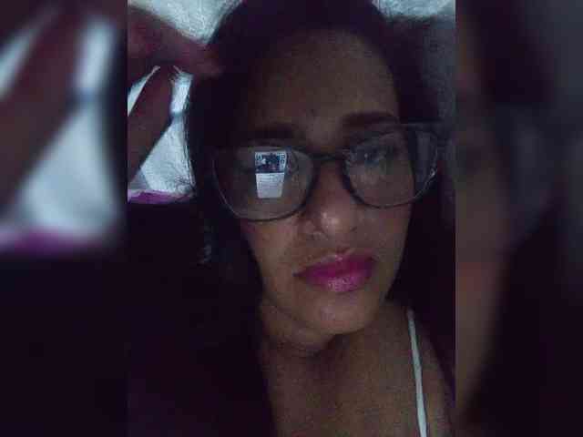 Letty33 webcam