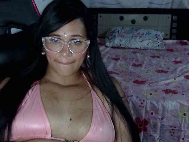 Letty33 webcam