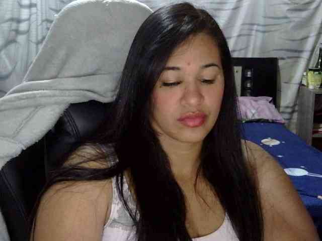 Letty33 webcam