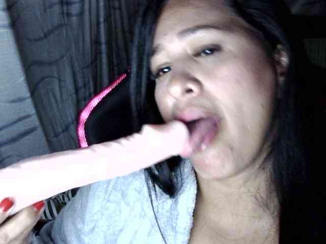 Letty33 webcam
