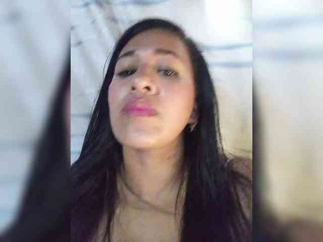 Letty33 webcam