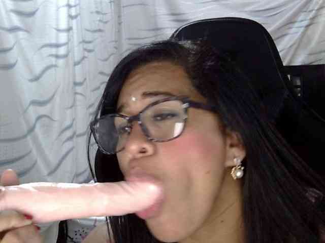 Letty33 webcam