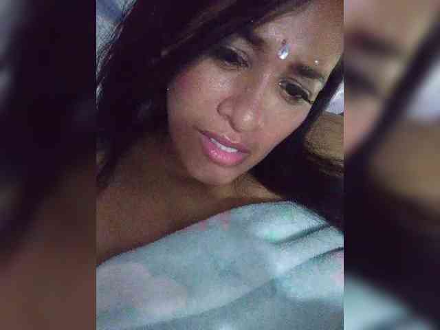 Letty33 webcam