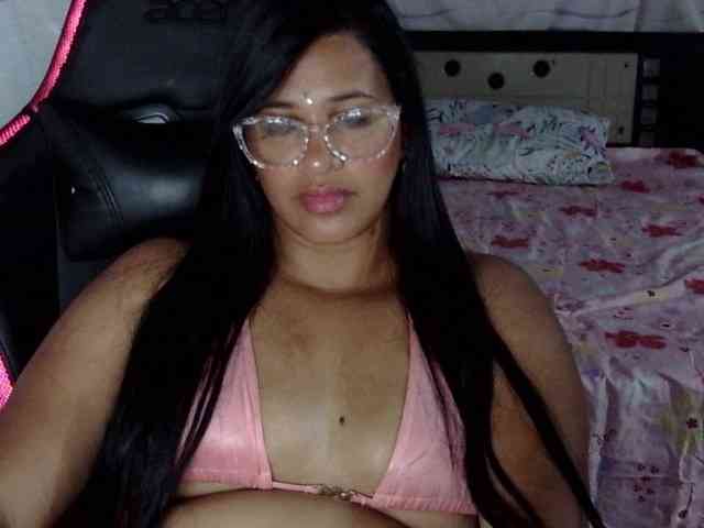 Letty33 webcam