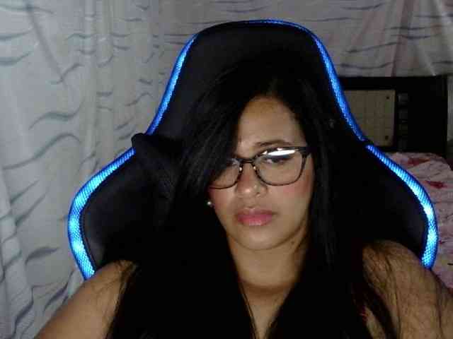 Letty33 webcam