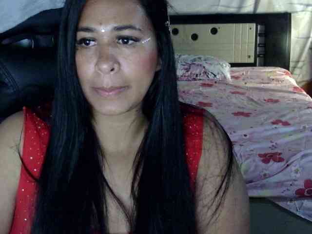 Letty33 webcam