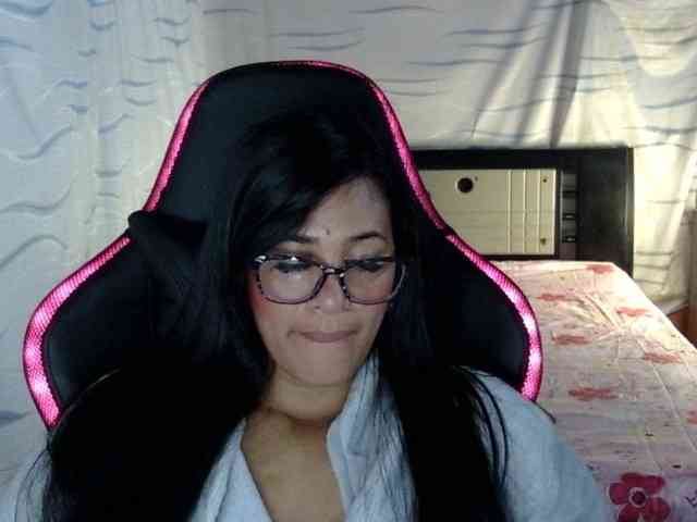 Letty33 webcam