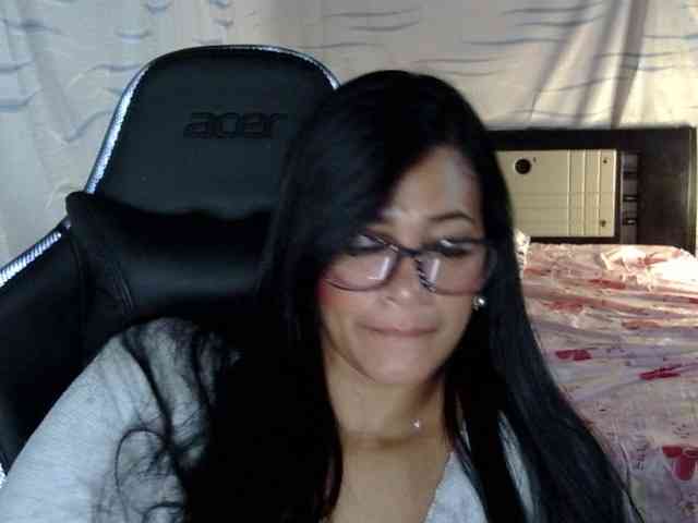 Letty33 webcam