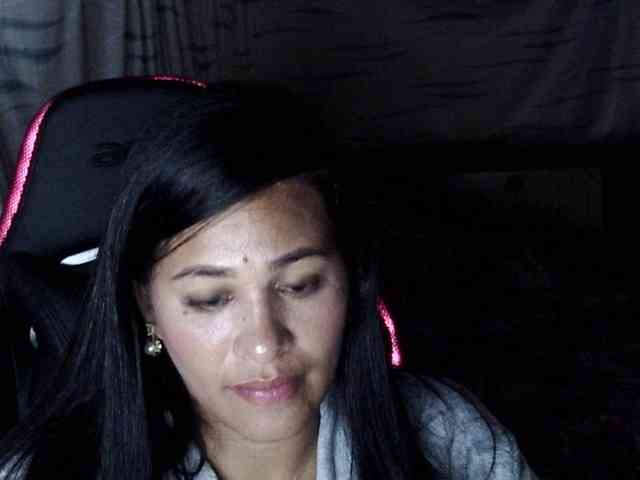 Letty33 webcam